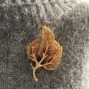 Vintage Castlecliff Gold Tone Branch Wire Brooch Pin